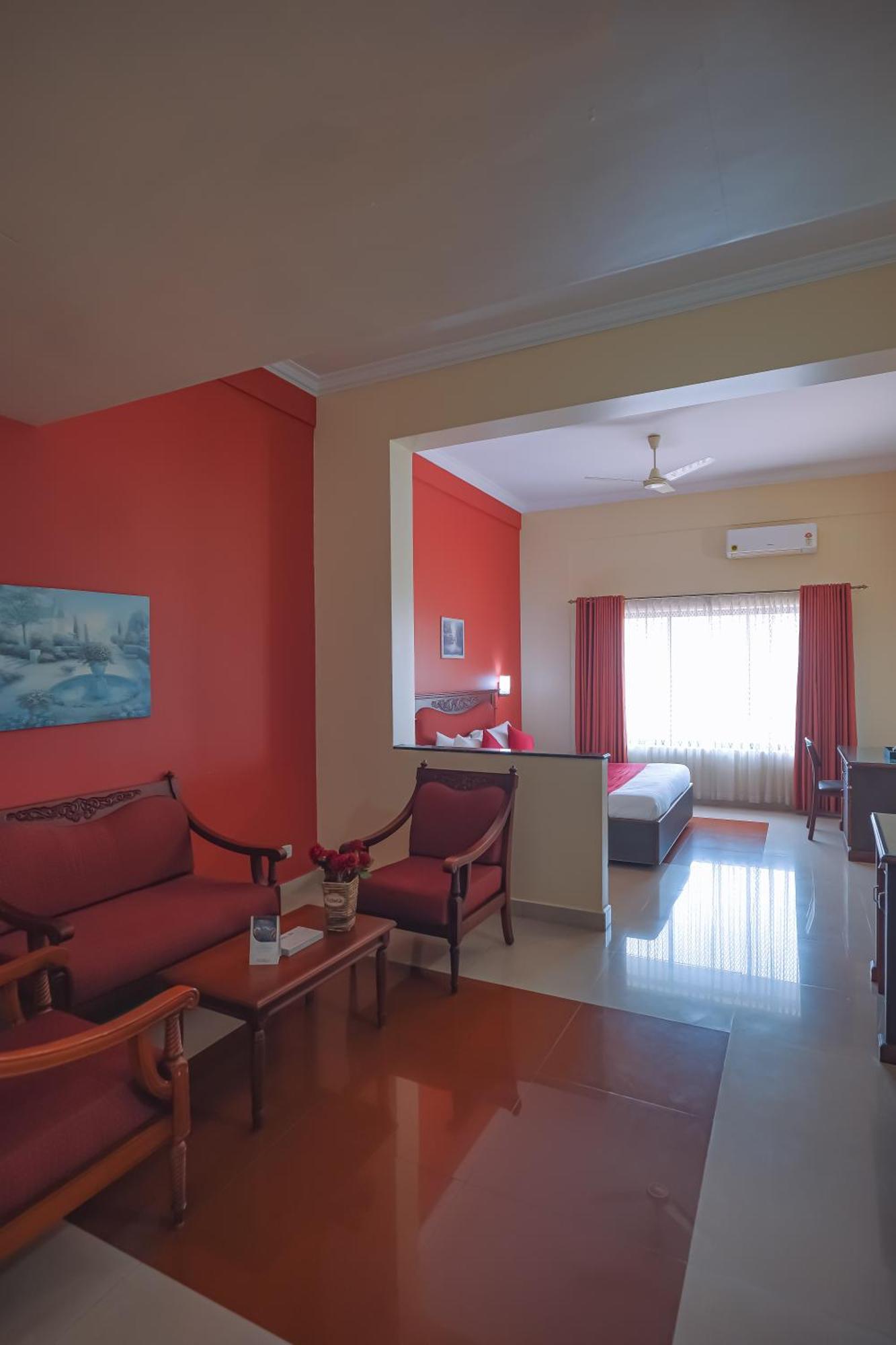 Club7 Hotel Tiruvalla Exterior foto